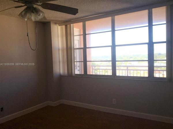 Crestview Towers, 2025 NE 164th St #1006, North Miami Beach, Florida 33162, image 2