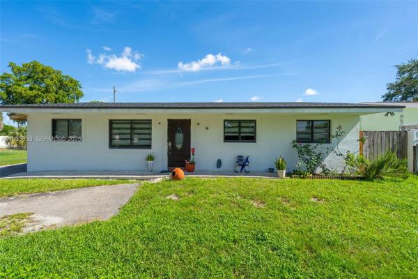 Driftwood Acres, 7100 Mcclellan St, Hollywood, Florida 33024, image 2