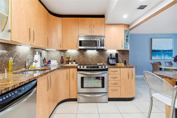 Trafalgar Towers, 1400 S Ocean Dr #802, Hollywood, Florida 33019, image 2
