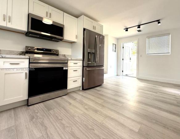 Atlantic Shores Dixie Highway, 716 NE 7th St #B, Hallandale Beach, Florida 33009, image 1