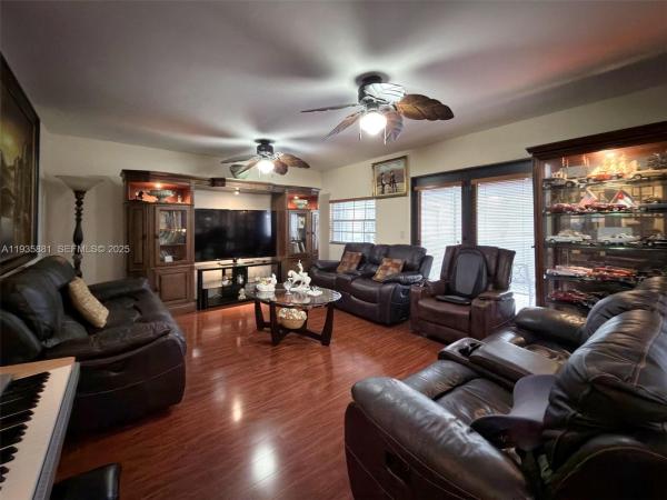 Bird Lakes South, 14220 SW 53rd St, Kendale Lakes, Florida 33175, image 3