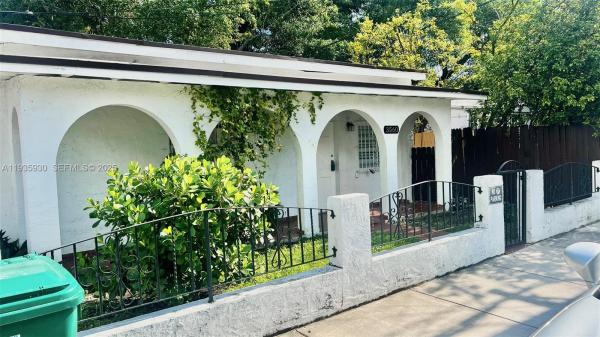 Silver Bluff Homesites, 3560 SW 25th Ter #Rear, Miami, Florida 33133, image 1