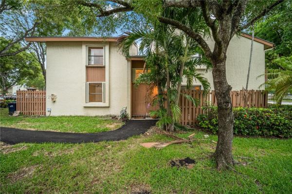 Greenglades,  #2E, Kendall, Florida 33176, image 3