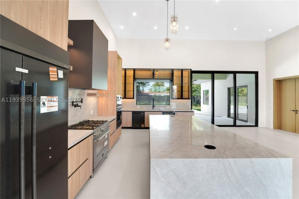 Breezeview Manors, 1130 SW 86th Ct, Westchester, Florida 33144, image 2