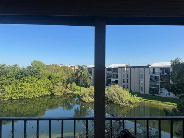 Pineside, 8897 Fontainebleau Blvd #408, Fountainebleau, Florida 33172, image 1