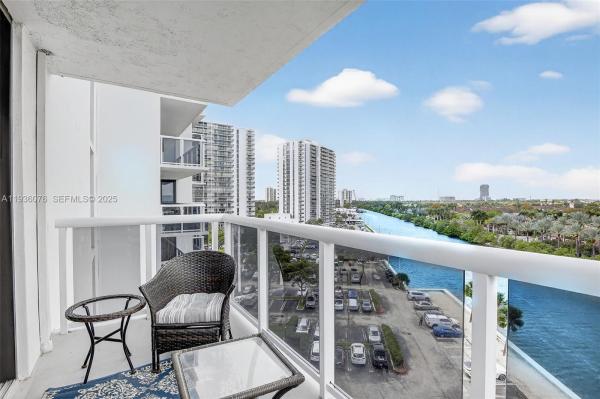Waterview 1, 20505 E Country Club Dr #833, Aventura, Florida 33180, image 2