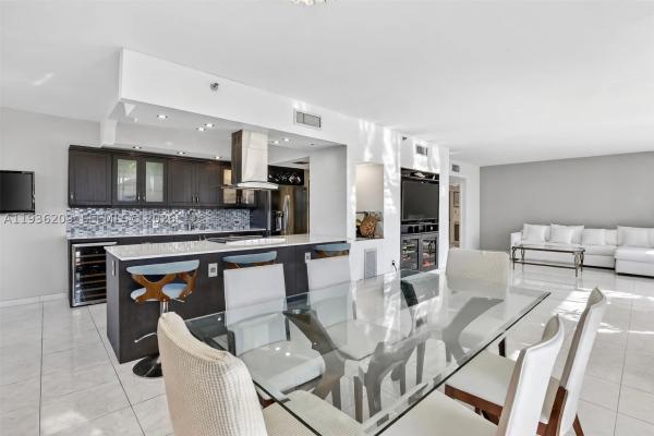 Hamptons West, 20281 E Country Club Dr #201, Aventura, Florida 33180, image 3