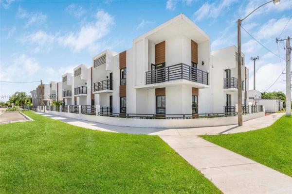 16955 SW 100th Ave #10, Miami, Florida 33157, image 1