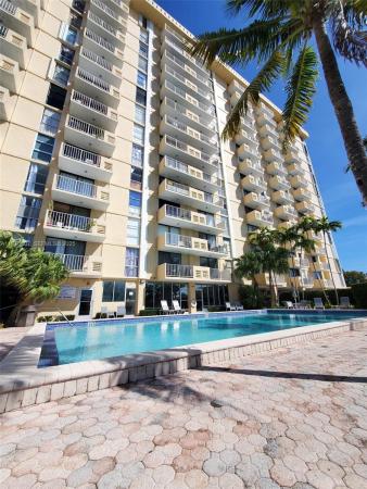 North Miami, Florida 33181, image 1