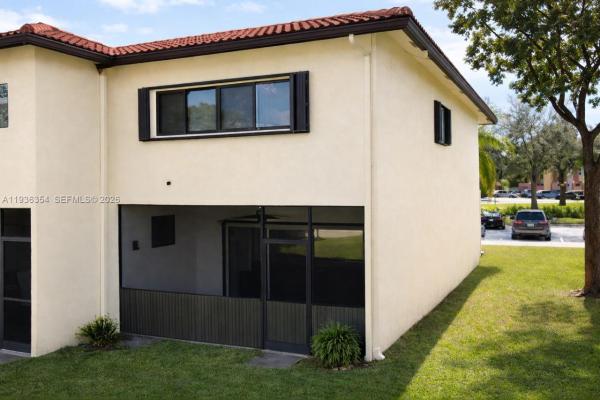 Sunblest Townhomes, 8925 Springtree Lakes Dr, Sunrise, Florida 33351, image 2