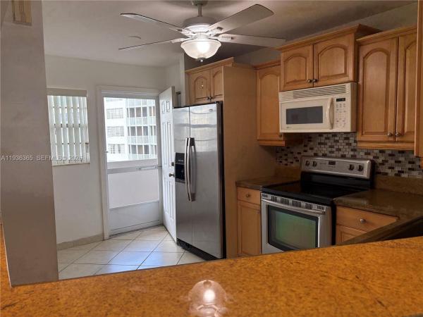 1750 NE 191st St #628-4, Unincorporated Dade County, Florida 33179, image 1