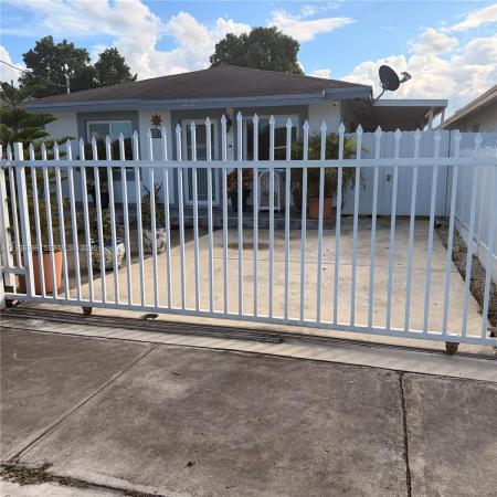 Hialeah Heights, 2850 NW 56th St, Brownsville, Florida 33142, image 2