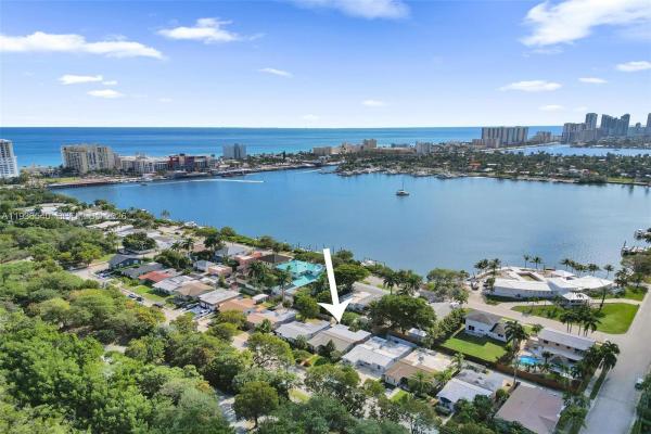 Hollywood Lakes, 838 Johnson St, Hollywood, Florida 33019, image 2