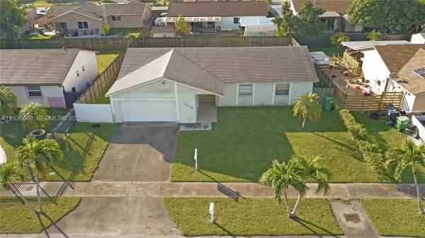 Meadow Wood Manor, 13254 SW 255th Ter, Princeton, Florida 33032, image 2