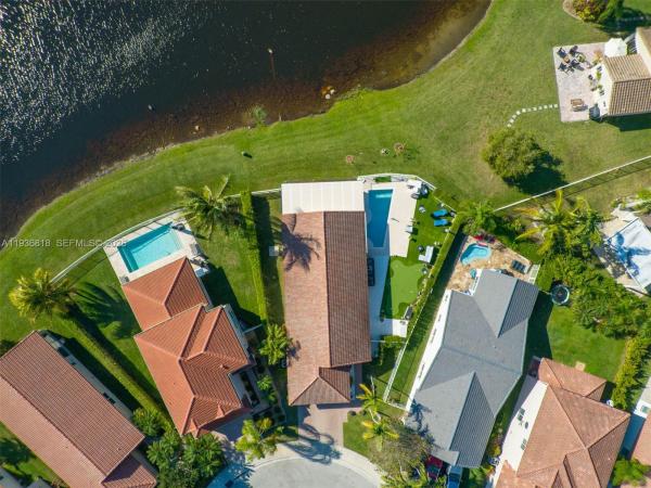The Glades, 1409 Majesty Ter, Weston, Florida 33327, image 2