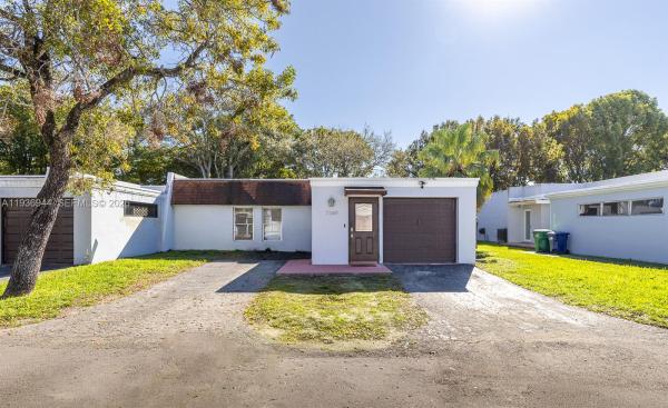 7349 Pine Valley Dr, Hialeah, Florida 33015, image 1