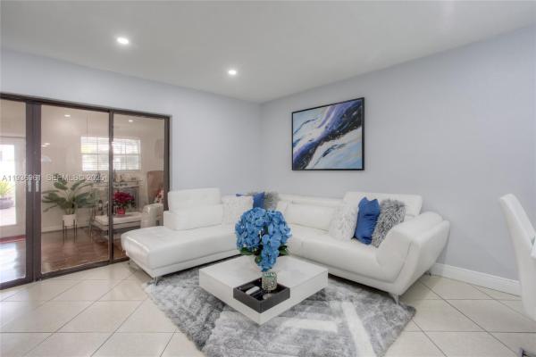 Palm Springs Lakes, 1925 W 72nd St, Hialeah, Florida 33014, image 2