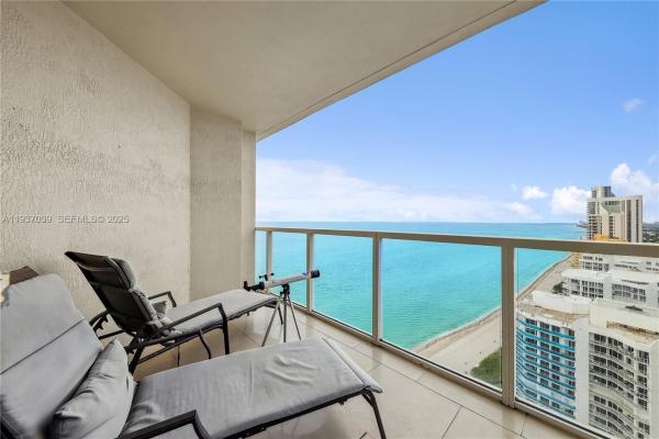 La Perla, 16699 Collins Ave #4109, Sunny Isles Beach, Florida 33160, image 3