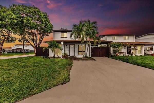 Lakes Of Acadia, 5287 NW 193rd Ln, Miami Gardens, Florida 33055, image 2