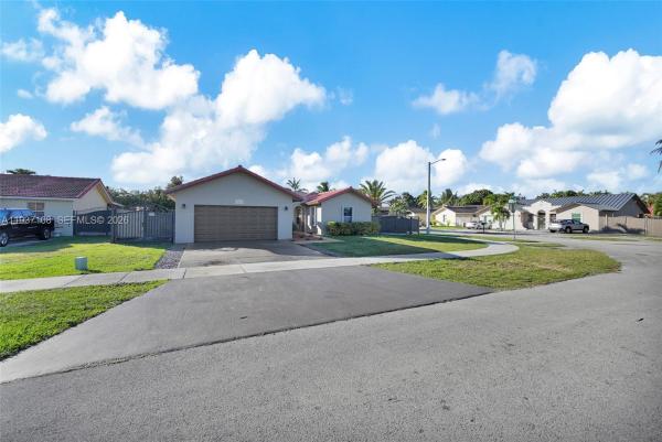 Mandy, 17020 SW 149th Ave, Richmond West, Florida 33187, image 2