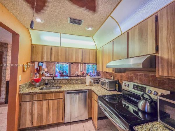 Heftler Townhouses At Red Bridge, 8044 NW 41st Ct, Sunrise, Florida 33351, image 1