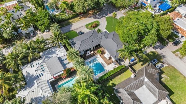 Washington Place, 800 NE 72nd St, Miami, Florida 33138, image 1