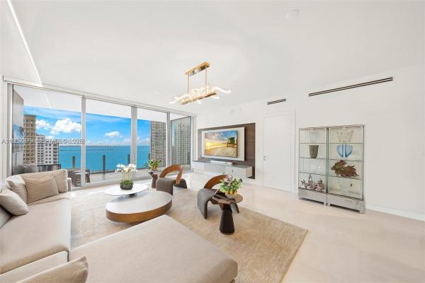 300 Biscayne Blvd Way #2703, Miami, Florida 33131, image 1