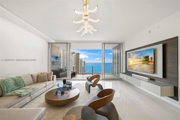 300 Biscayne Blvd Way #2703, Miami, Florida 33131, image 3