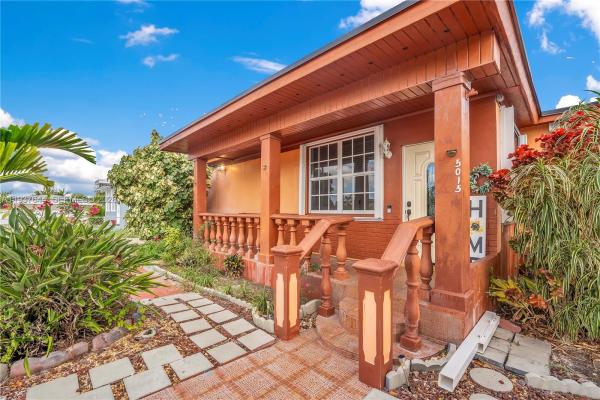 Bradley Manor, 5015 E Palm Ct, Hialeah, Florida 33013, image 1