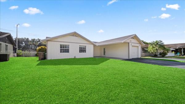 Nova Village, 2279 Nova Village Dr, Davie, Florida 33317, image 2
