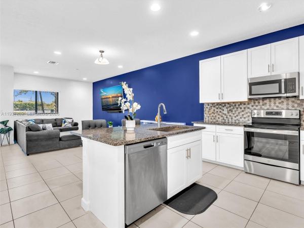 River Gardens, 2182 NW 6th St, Fort Lauderdale, Florida 33311, image 1