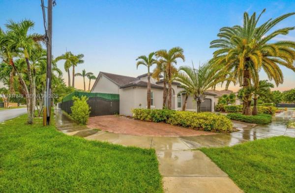 3190 SW 133rd Pl, Tamiami, Florida 33175, image 3