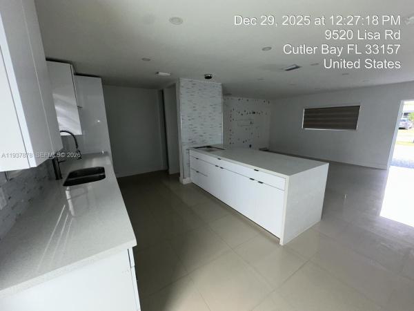 Pine Tree Manor, 9520 Lisa Rd, Cutler Bay, Florida 33157, image 2
