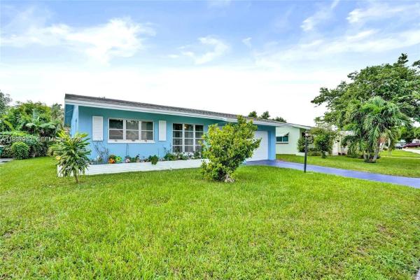 Mainlands Of Tamarac Lakes, 4914 NW 52nd Ct, Tamarac, Florida 33319, image 1