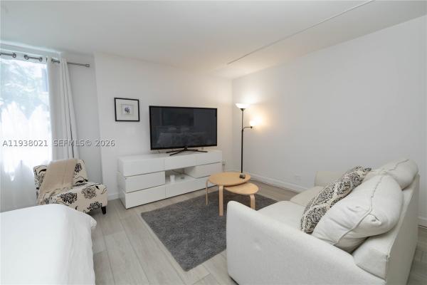 Roney Palace, 2301 Collins Ave #423, Miami Beach, Florida 33139, image 1