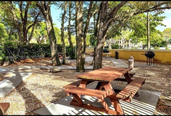 Oakland Forest Club, 3001 N Oakland Forest Dr #301, Oakland Park, Florida 33309, image 1
