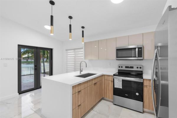 8340 NW 193rd Ln, Hialeah, Florida 33015, image 1