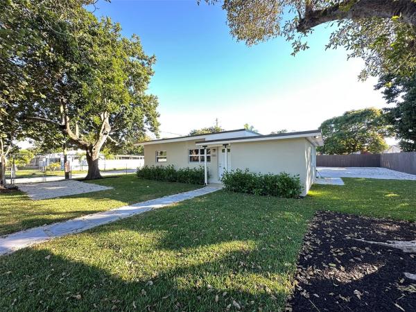 Palmland Park, 1100 Opa Locka Blvd, Golden Glades, Florida 33168, image 3