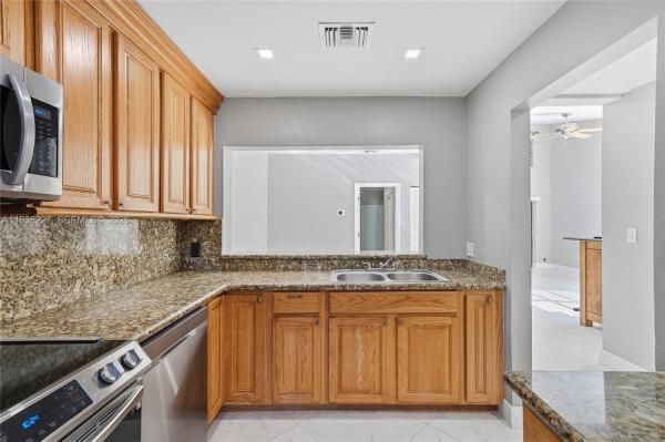 Westview, 1401 NW 97th Ter #315, Pembroke Pines, Florida 33024, image 2