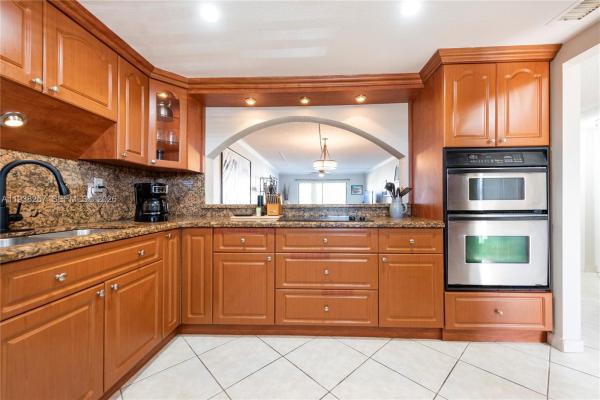 Lakes Of Carriage Hills, 4975 E Sabal Palm Blvd #309, Tamarac, Florida 33319, image 1