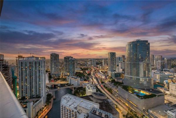 Epic Hotel & Residences, 200 Biscayne Boulevard Way #4414, Miami, Florida 33131, image 1