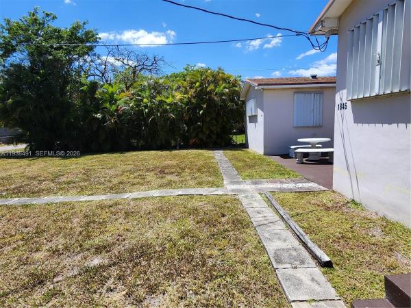 Alden Manor, 1846 Wiley St, Hollywood, Florida 33020, image 3