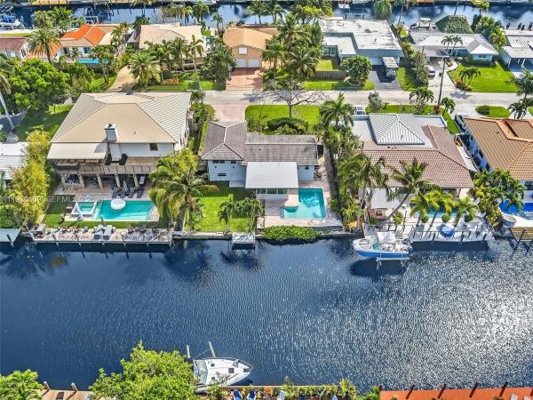 Middle River Manor, 2141 NE 18th Ave, Wilton Manors, Florida 33305, image 3