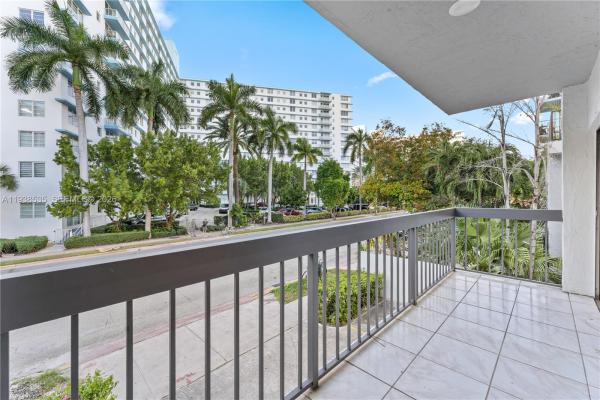 West Oaks, 833 West Ave #201, Miami Beach, Florida 33139, image 2