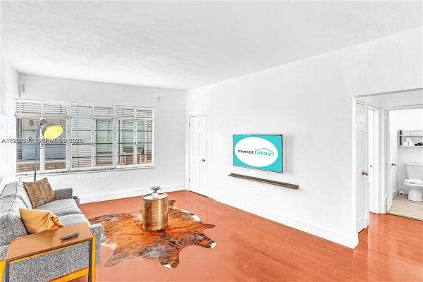 41 St Business, 3920 Garden Ave #4, Miami Beach, Florida 33140, image 2