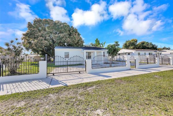 Pine Tree Park, 2932 NW 159th St, Miami Gardens, Florida 33054, image 2