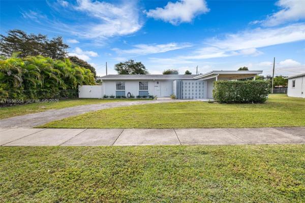 10330 SW 157th St, Unincorporated Dade County, Florida 33157, image 1