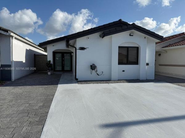 El Prado Country Club, 2837 W 75th St, Hialeah, Florida 33018, image 1