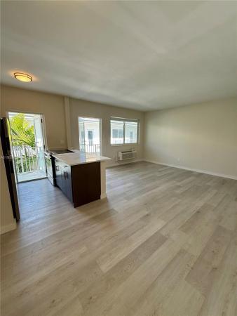 Lincoln, 1525 Michigan Ave, Miami Beach, Florida 33139, image 1