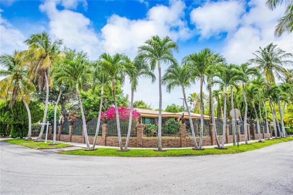 Bay Heights, 110 W Shore Dr W, Miami, Florida 33133, image 1
